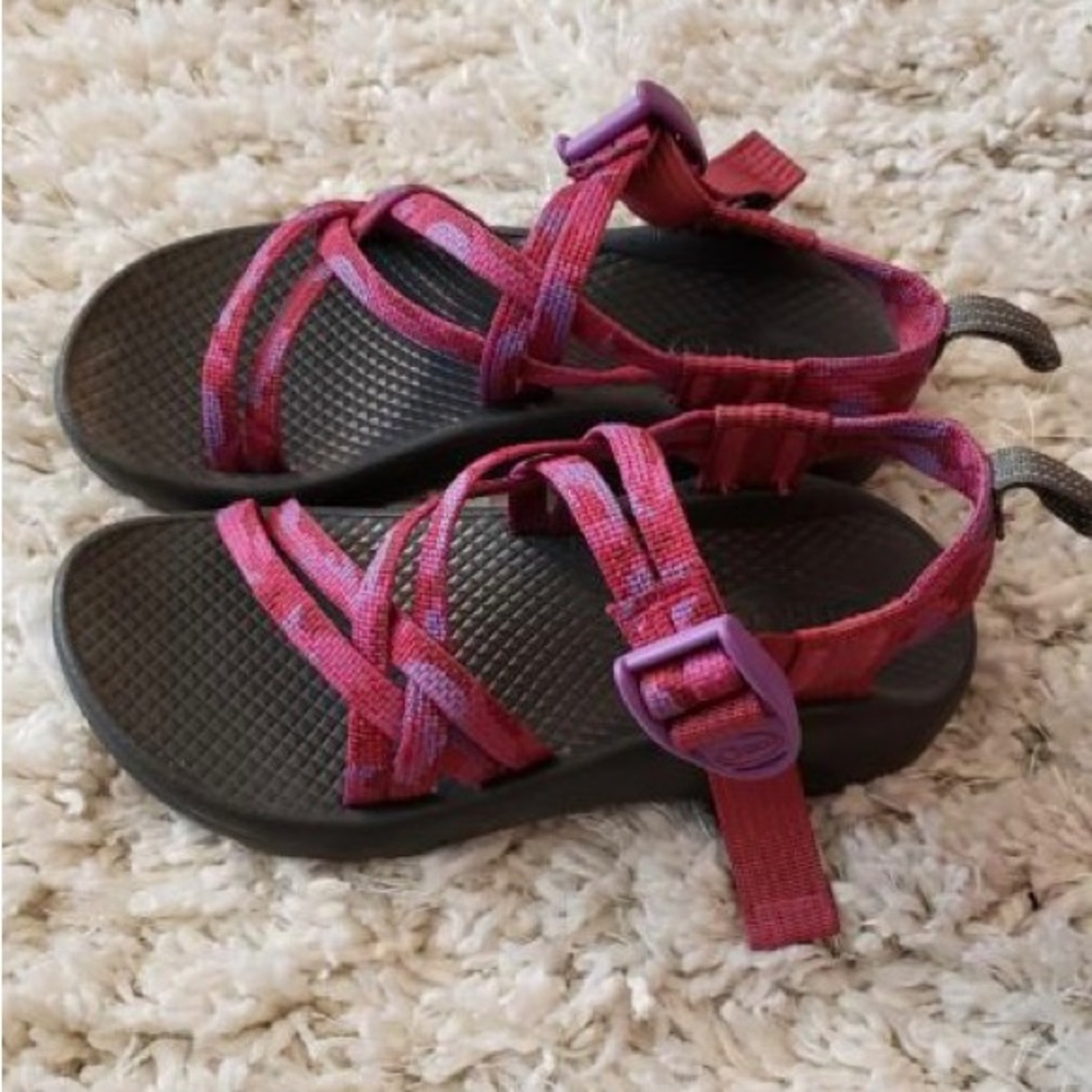 Girl’s Chaco sandals